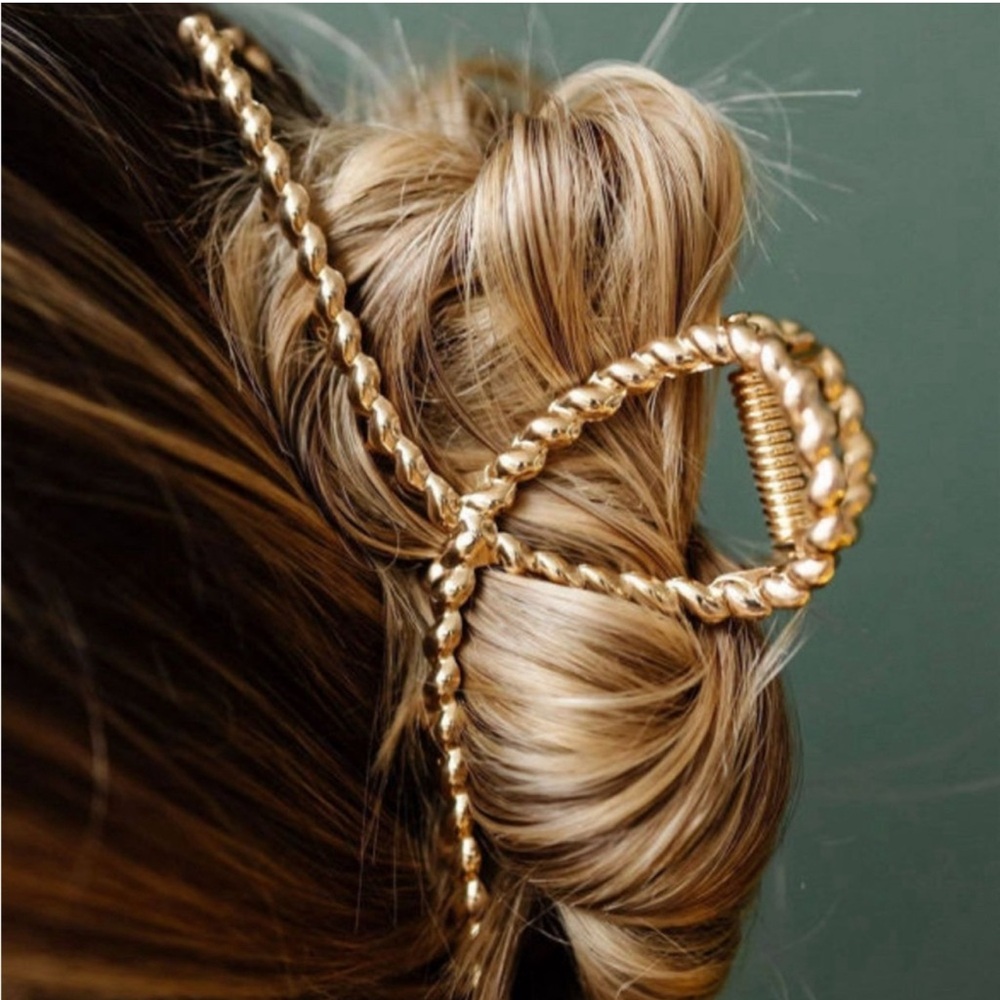 Chic Gold Hair Clip